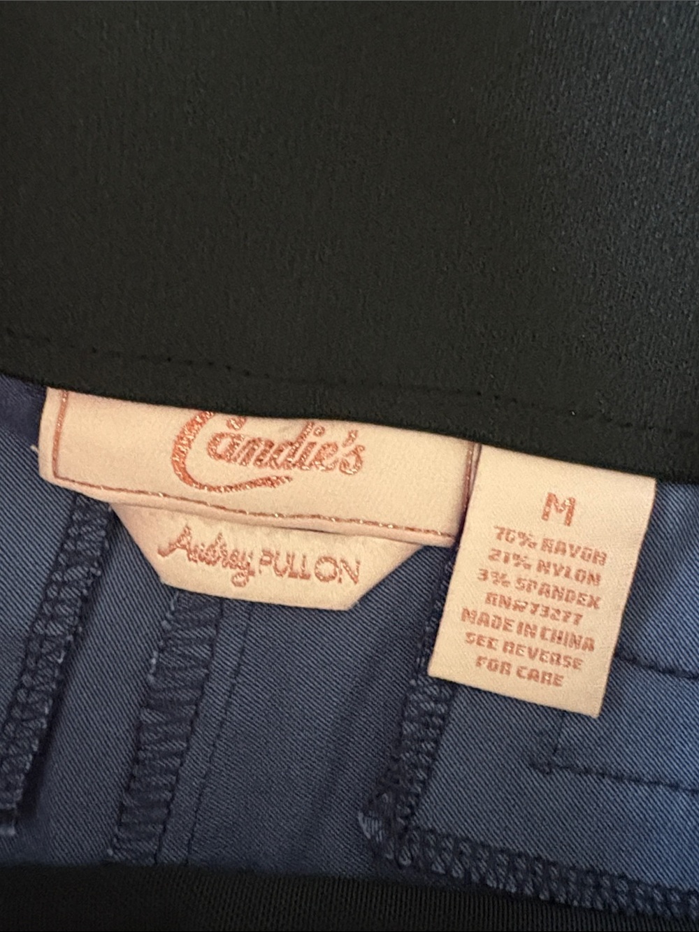 Candie’s Audrey Pull On Pant Navy 
size Medium - Picture 4 of 5